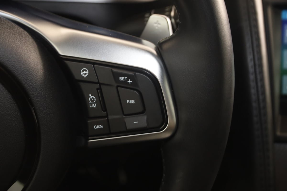 Used 2024 Jaguar F-TYPE R-Dynamic RWD image 37