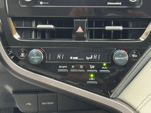 Used 2024 Toyota Camry SE image 20