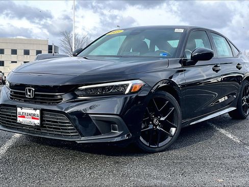 Used 2023 Honda Civic Sport image 1