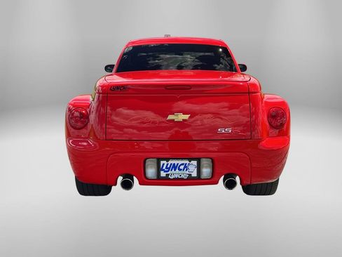 Used 2004 Chevrolet SSR w/ Preferred Equipment Group RWD image 3