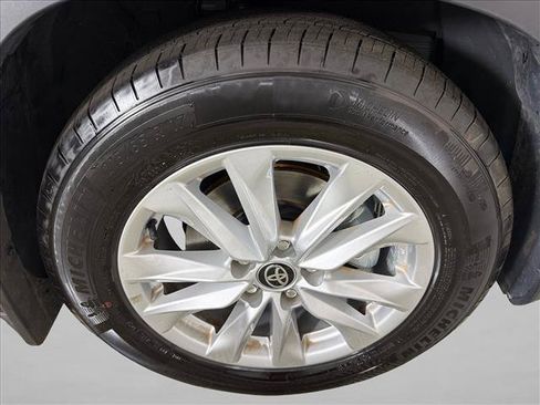 Used 2024 Toyota Corolla Cross LE AWD/4WD image 12