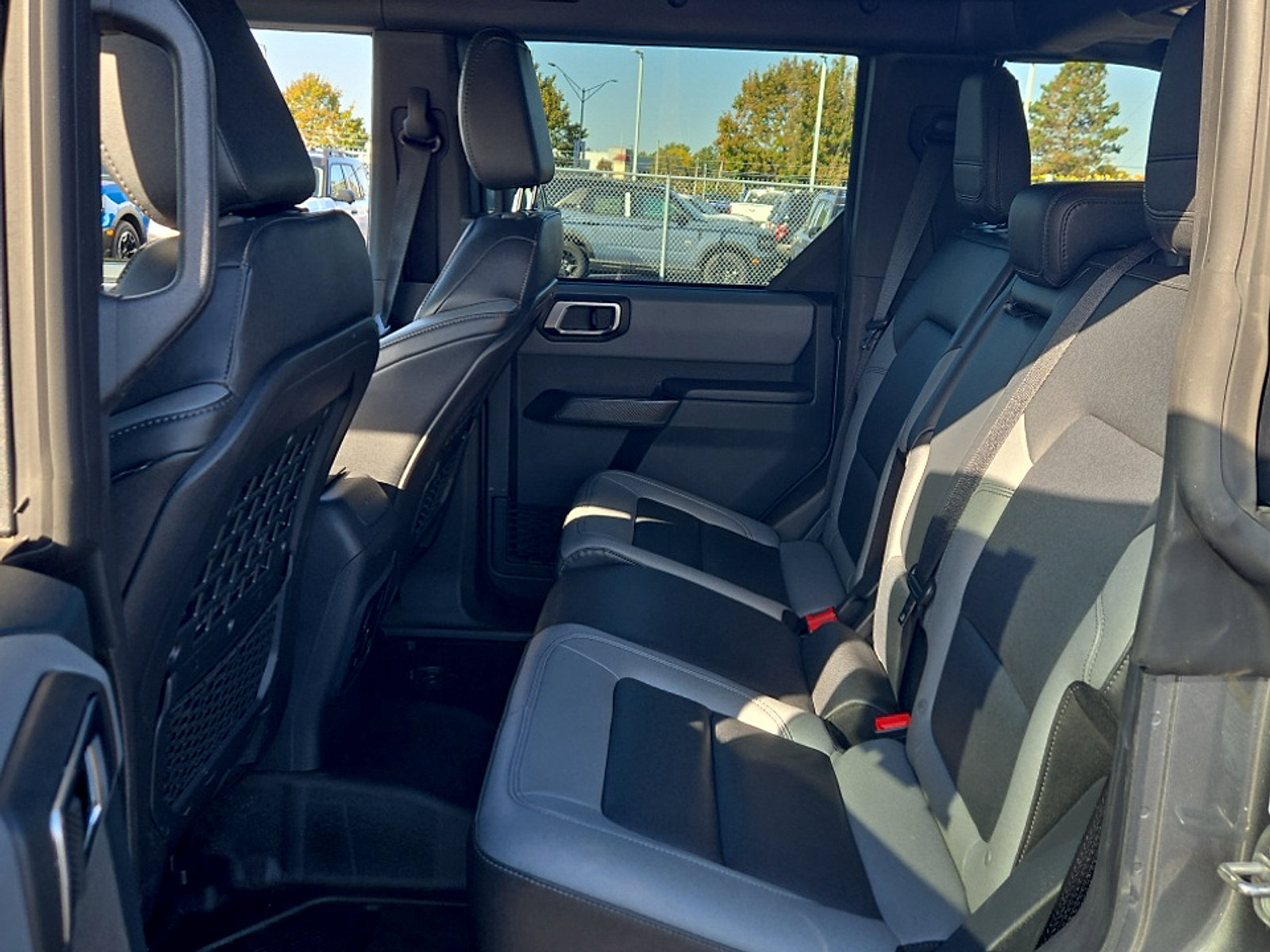 Used 2024 Ford Bronco Black Diamond AWD/4WD image 21