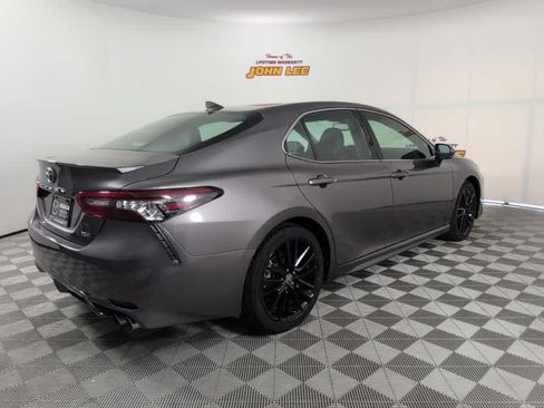 Used 2024 Toyota Camry XSE FWD image 5