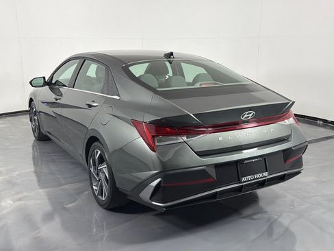Used 2025 Hyundai Elantra SEL FWD image 6