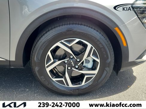 Certified 2025 Kia Sportage LX FWD image 7