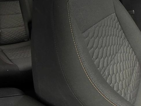 Used 2019 Chevrolet Equinox LT FWD image 14