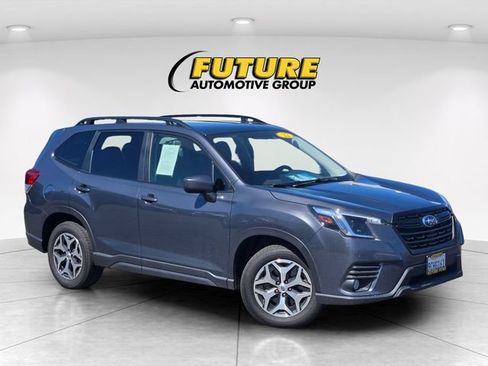 Used 2022 Subaru Forester Premium AWD/4WD image 1