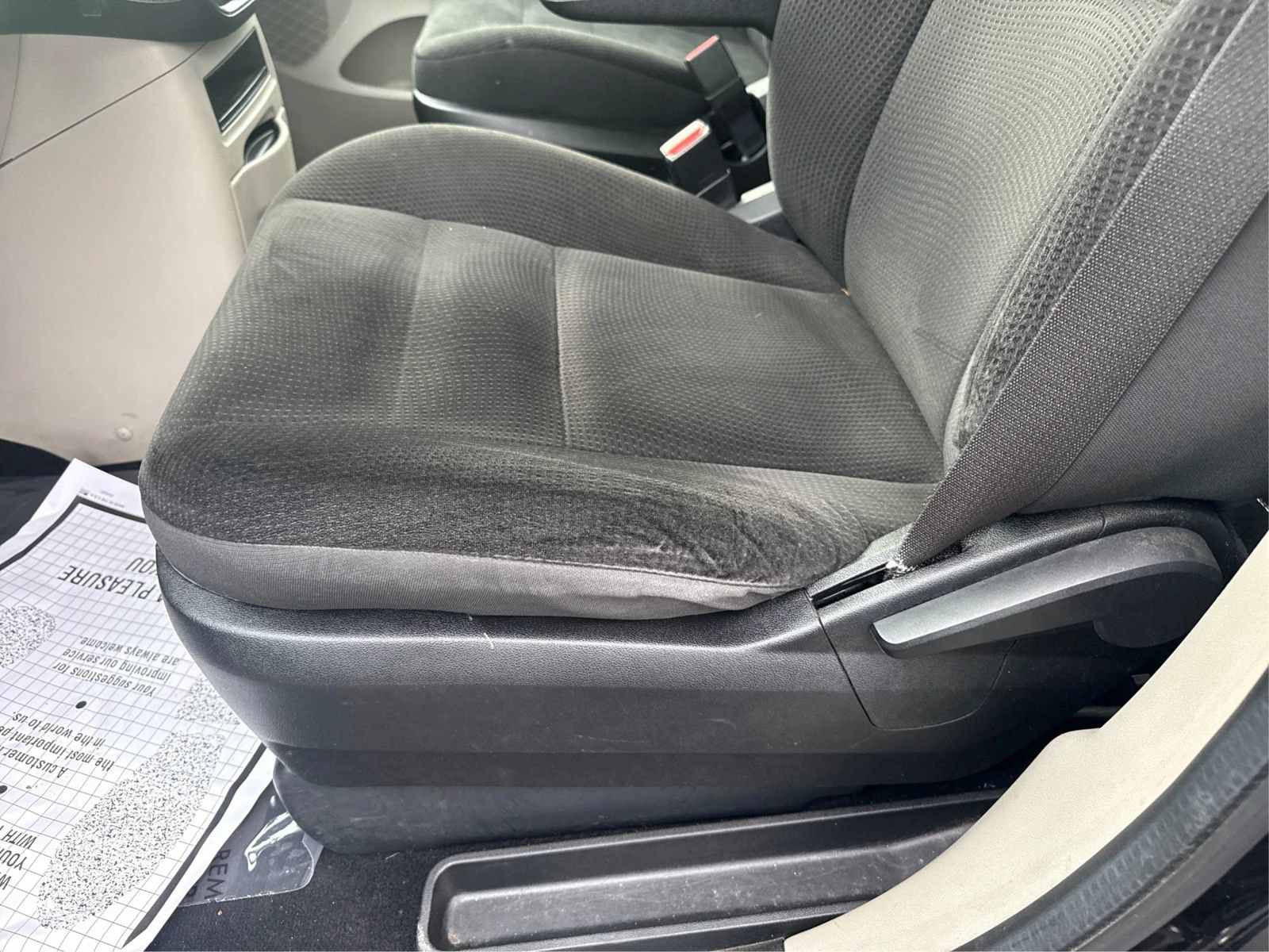 Used 2019 Dodge Grand Caravan SE FWD image 19