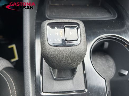 Used 2023 Nissan Rogue SV image 44