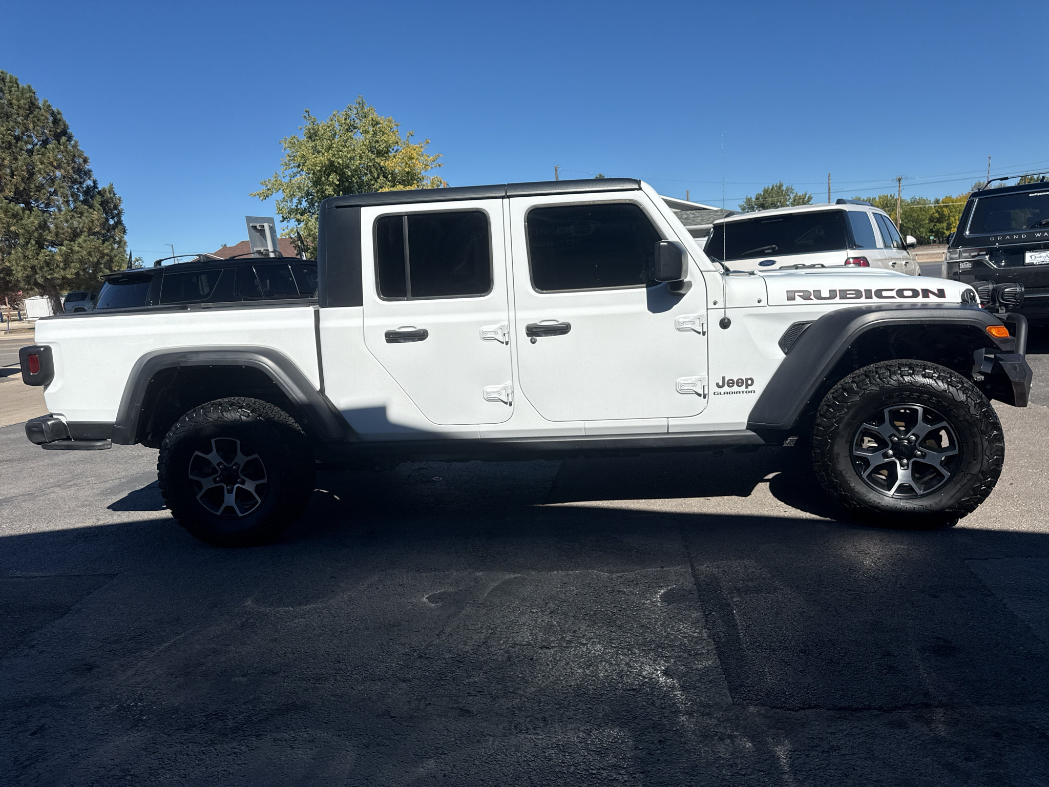 Used 2021 Jeep Gladiator Rubicon w/ Cold Weather Group AWD/4WD image 5
