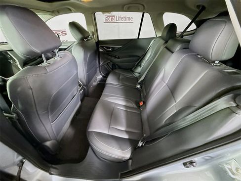 Used 2021 Subaru Outback Limited image 28