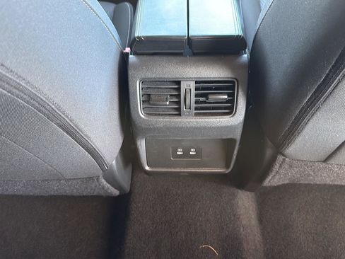 Used 2024 Nissan Rogue SV FWD image 42