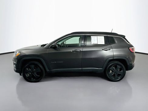 Used 2017 Jeep Compass Latitude w/ Popular Equipment Group AWD/4WD image 4
