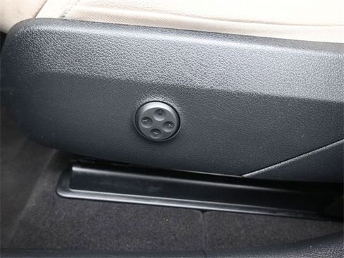 Used 2024 Mercedes-Benz GLC 300 image 31