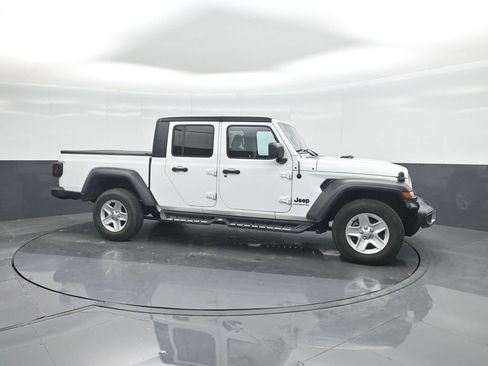 Used 2023 Jeep Gladiator Sport AWD/4WD image 11