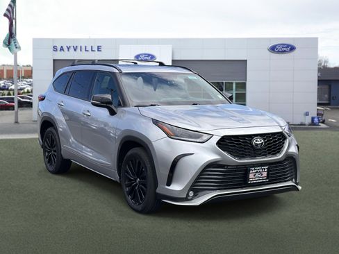 Used 2023 Toyota Highlander XSE AWD/4WD image 6