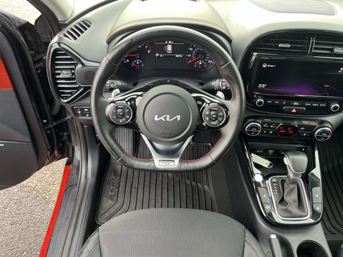 Used 2022 Kia Soul Turbo image 12
