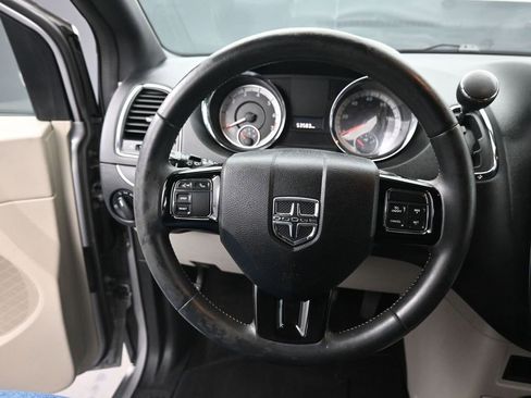 Used 2016 Dodge Grand Caravan SE image 20