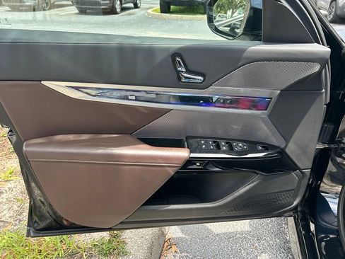 Used 2025 BMW 740i RWD image 16