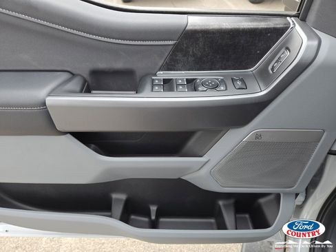 New 2026 Ford F250 XLT w/ XLT Premium Package image 9