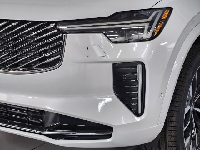 New 2026 Volvo XC90 T8 Plus w/ Protection Package Premier AWD/4WD image 12