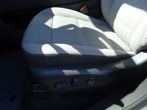 Used 2024 Chevrolet Traverse LT FWD image 10