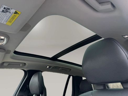 Used 2016 Volvo XC90 T5 Momentum image 17