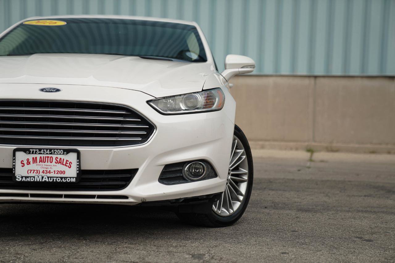 Used 2016 Ford Fusion SE w/ Equipment Group 202A AWD/4WD image 2