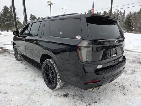 Used 2025 Chevrolet Suburban RST image 28