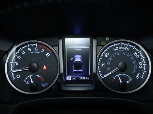 Used 2022 Toyota Tacoma TRD Sport image 25