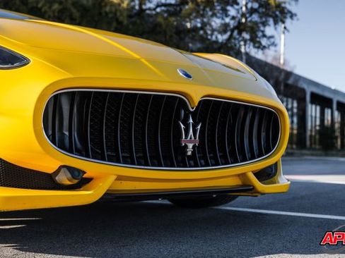 Used 2014 Maserati GranTurismo Sport RWD image 21