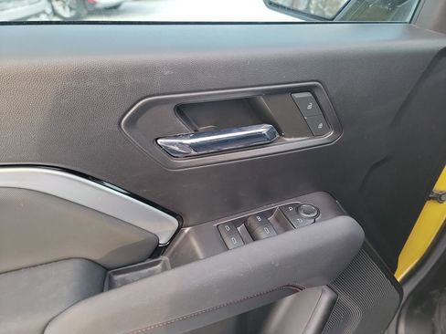 Used 2023 Chevrolet Colorado Z71 w/ Z71 Convenience Package 2 image 11