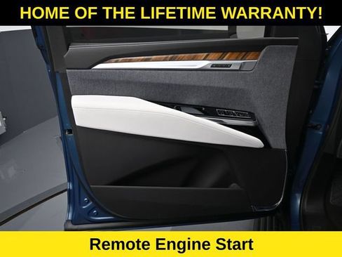 Used 2025 Cadillac Escalade Sport Platinum w/ LPO, Floor Liner Package AWD/4WD image 11