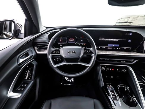 New 2025 Audi Q5 Premium image 4