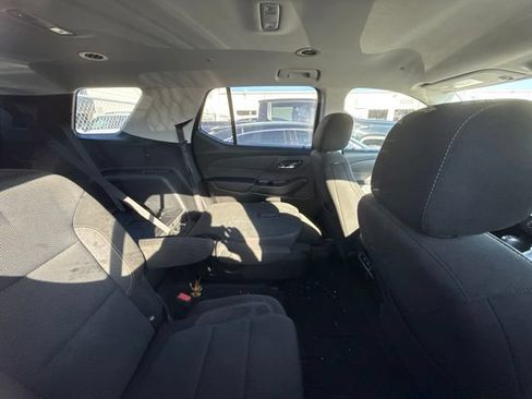 Used 2020 Chevrolet Traverse LT FWD image 11