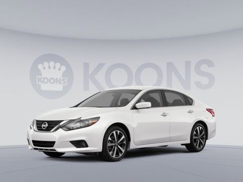 Used 2018 Nissan Altima 2.5 SR w/ SR Midnight Edition FWD image 1