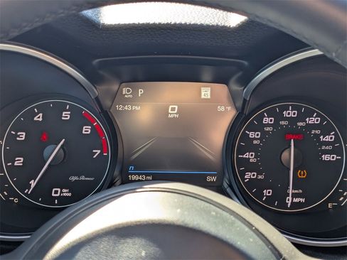 Used 2023 Alfa Romeo Stelvio Veloce image 11