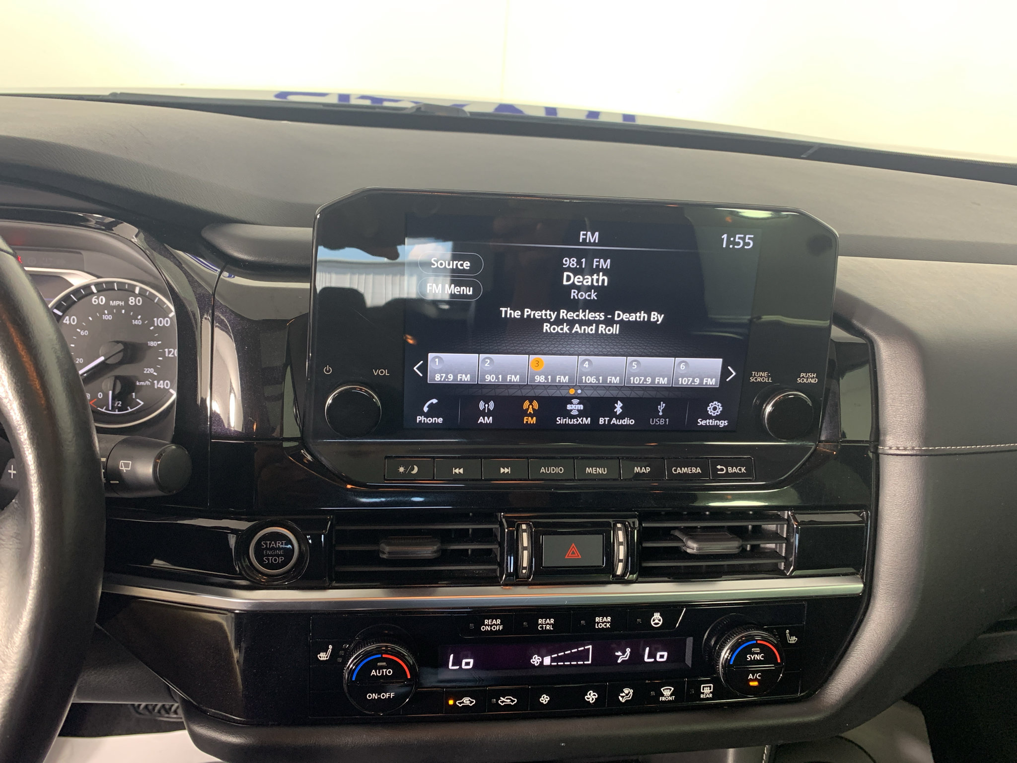 Used 2022 Nissan Pathfinder SL w/ SL Premium Package FWD image 24