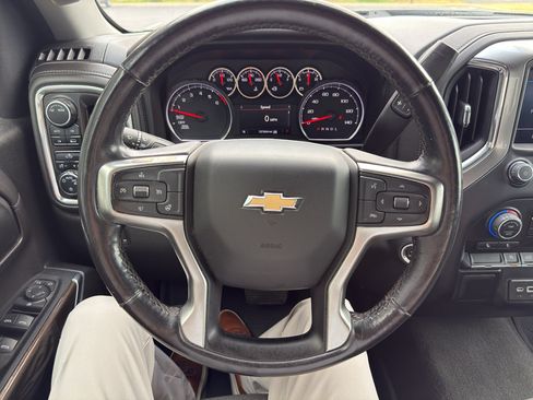 Used 2022 Chevrolet Silverado 1500 LT AWD/4WD image 23