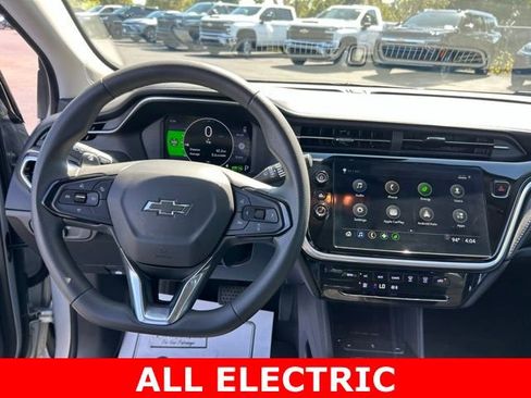 Certified 2023 Chevrolet Bolt EUV LT w/ Driver Confidence Package FWD image 17