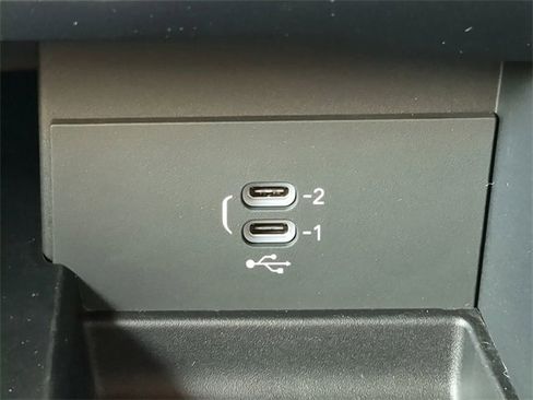 New 2026 Chrysler Pacifica Limited w/ Uconnect Theater Family Group image 31