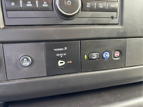 Used 2017 Chevrolet Express 2500 RWD image 26