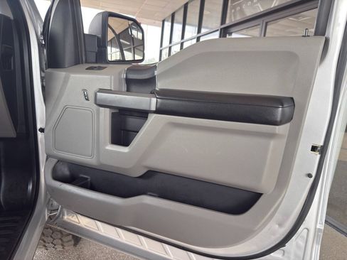 Used 2018 Ford F150 XLT AWD/4WD image 8