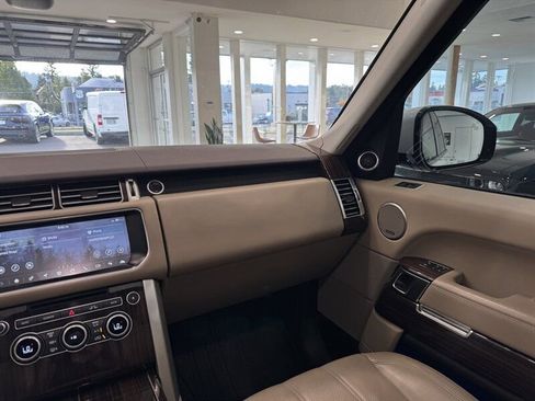 Used 2017 Land Rover Range Rover Supercharged image 21