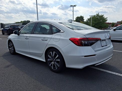 Certified 2023 Honda Civic EX image 5