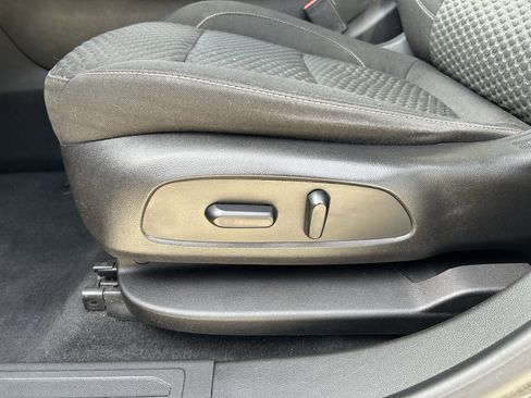 Used 2017 GMC Acadia SLE image 21