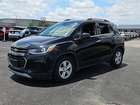 Used 2019 Chevrolet Trax LT w/ LT Convenience Package FWD image 12