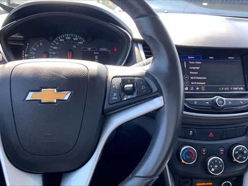 Certified 2022 Chevrolet Trax LT w/ Driver Confidence Package AWD/4WD image 25