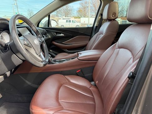 Used 2017 Buick Envision Essence image 9