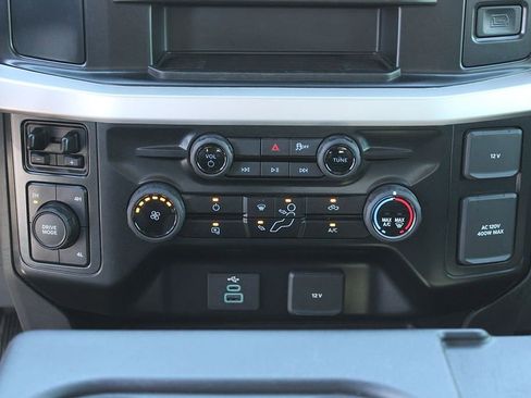 Used 2025 Ford F250 XLT image 18